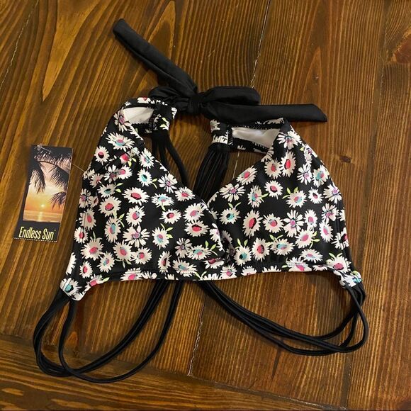 Cute Bikini Top 👙 - Picture 1 of 2